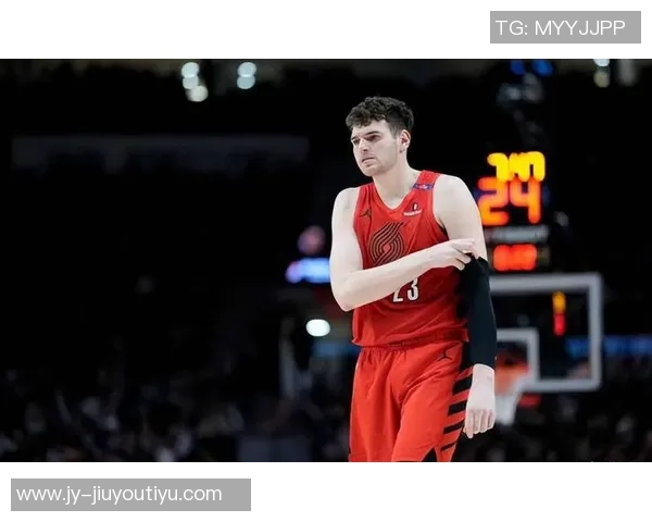 王仕鹏点评开拓者球队现状中锋资源丰富却未能充分利用引发球迷情感交织